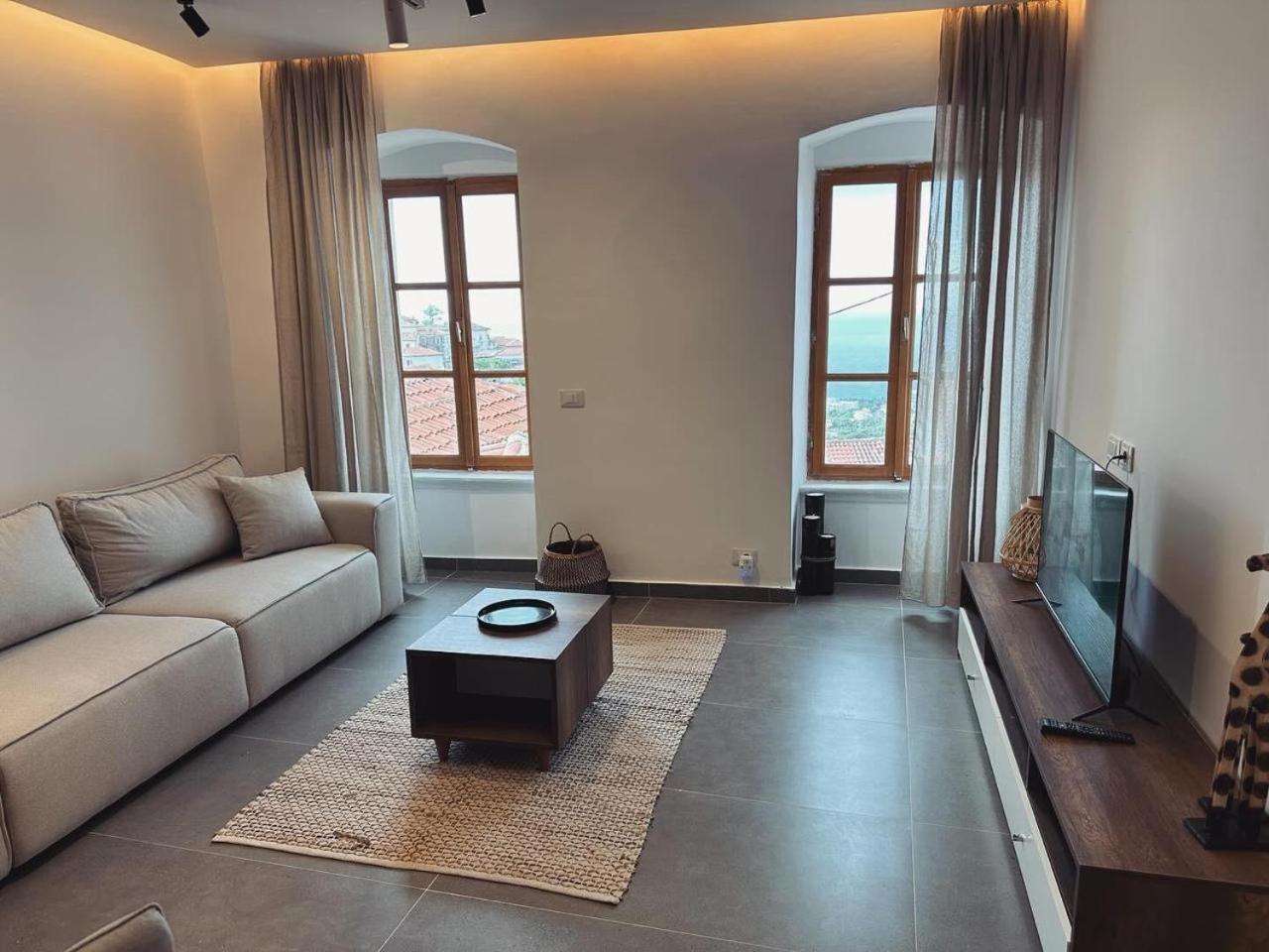 Lion'S Villa Vlorë Екстериор снимка